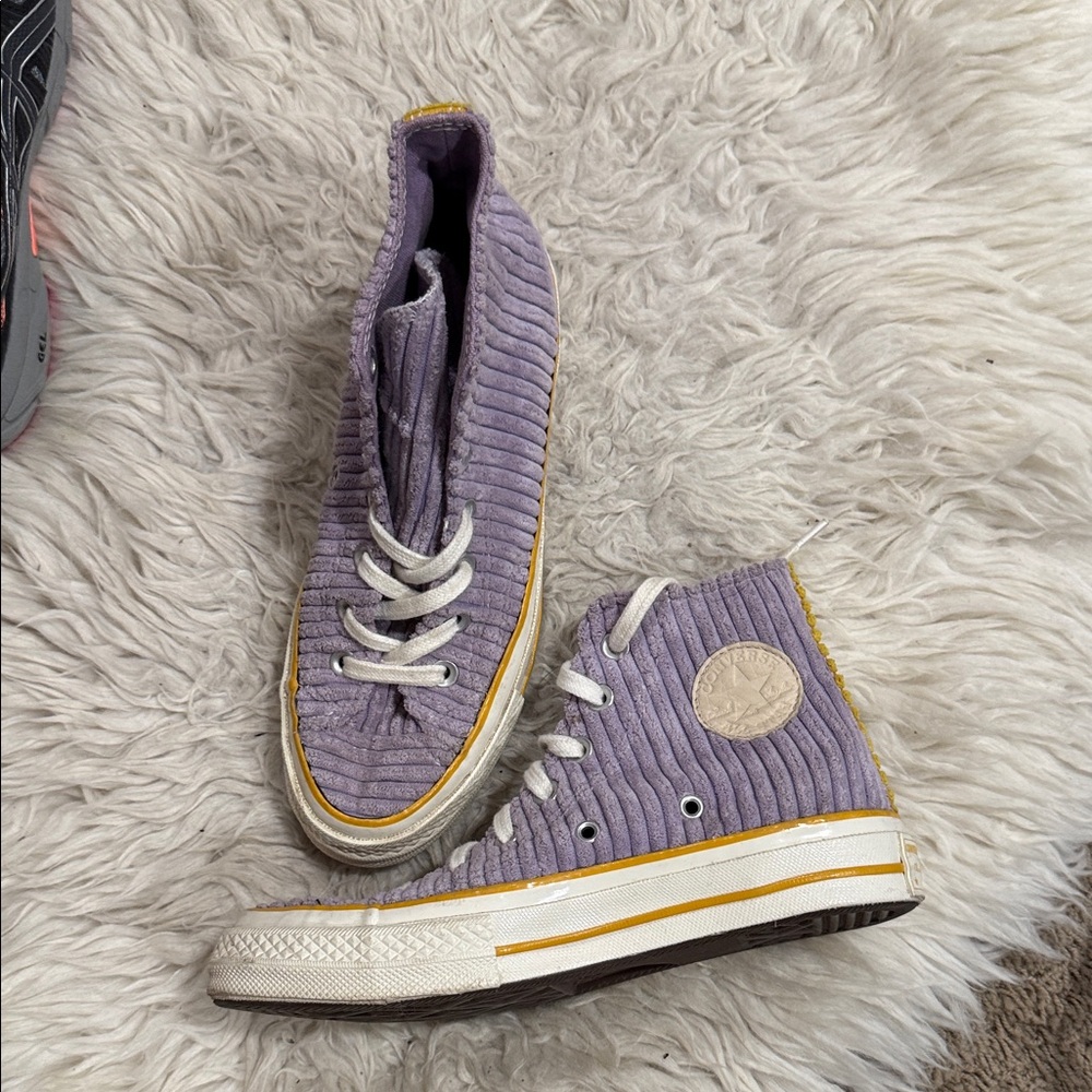 Converse Chuck Taylor All Star high-top sneakers in‎ purple corduroy women’s 5.5